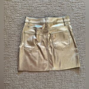 Like new! High waisted metallic silver mini skirt